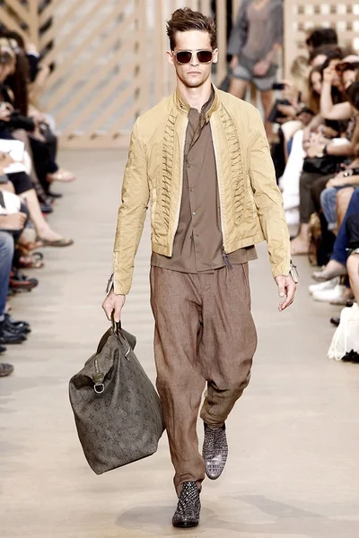 Look 2
